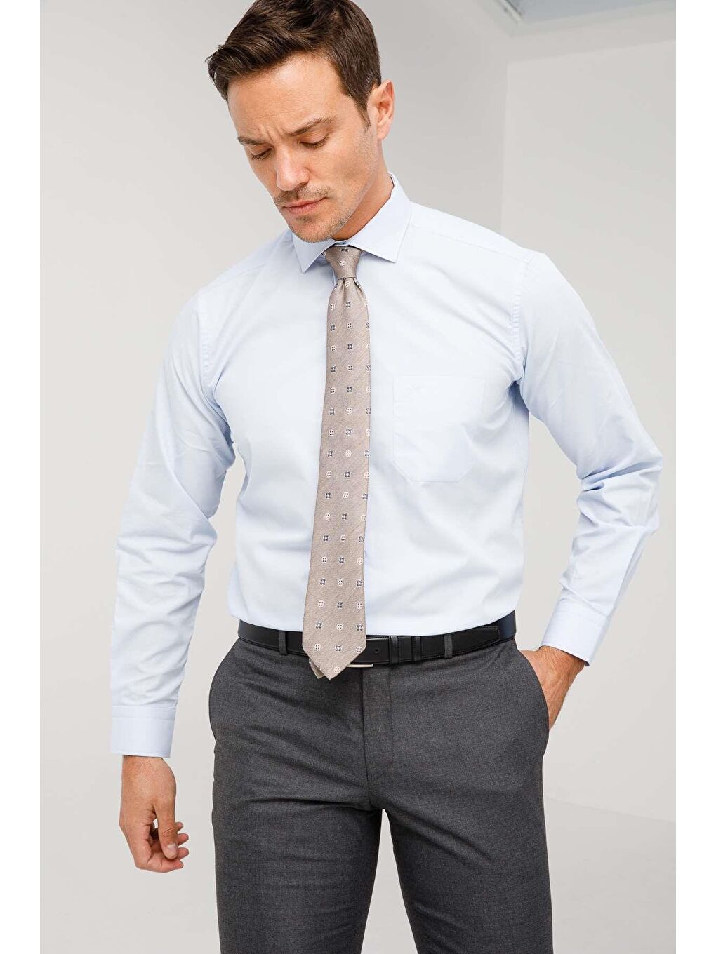 Açık Mavi Regular Fit Rahat Kalıp Klasik Yaka Düz Uzun Kollu Cepli Kolay Ütülenir Gömlek-3