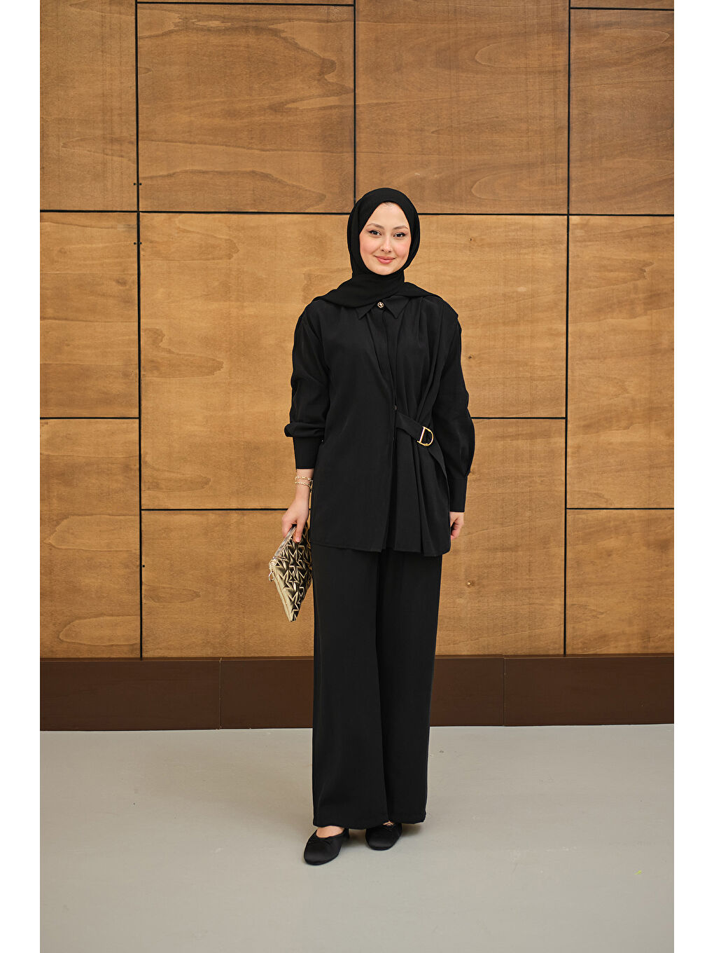 Kadın Beli Gold Kemer Detay Gömlek Yaka Takım Siyah-4