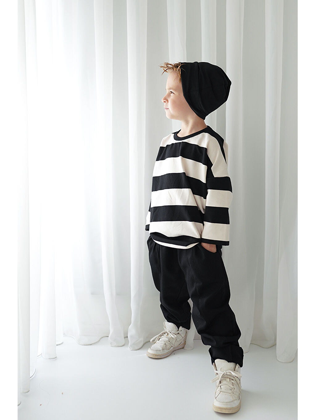 Catz Kids Beyaz-Siyah Siyah Gabardin Carrot Pantolon + 2 İplik Siyah Beyaz Çizgili Sweat - 1