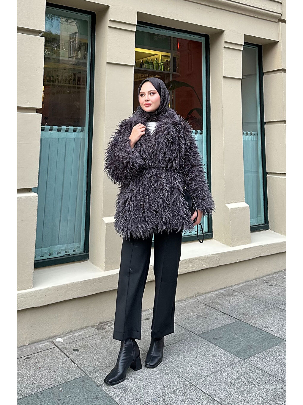 Kadın Kemer Detay Kısa Kürk Kaban Antrasit-2