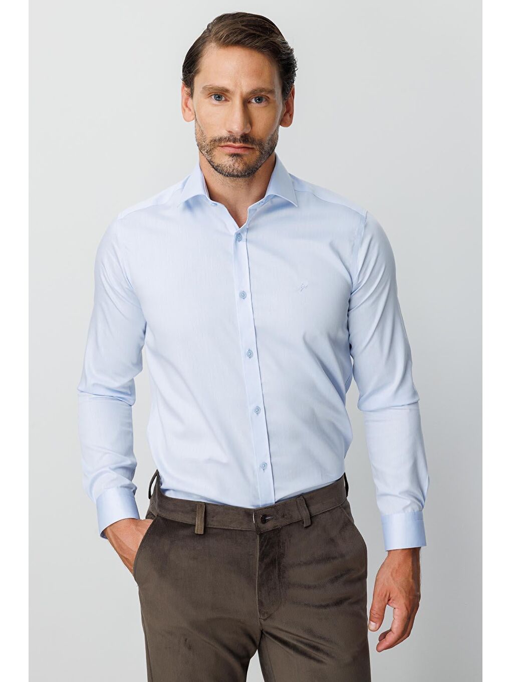 Mavi Slim Fit Dar Kalıp Klasik Yaka Düz Uzun Kollu Cepsiz %100 Pamuk Non Iron Ütü İstemeyen Gömlek