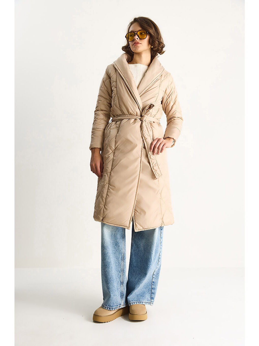 Ekru Kadın Kuşaklı Şal Yaka Kapitone Kaban-4