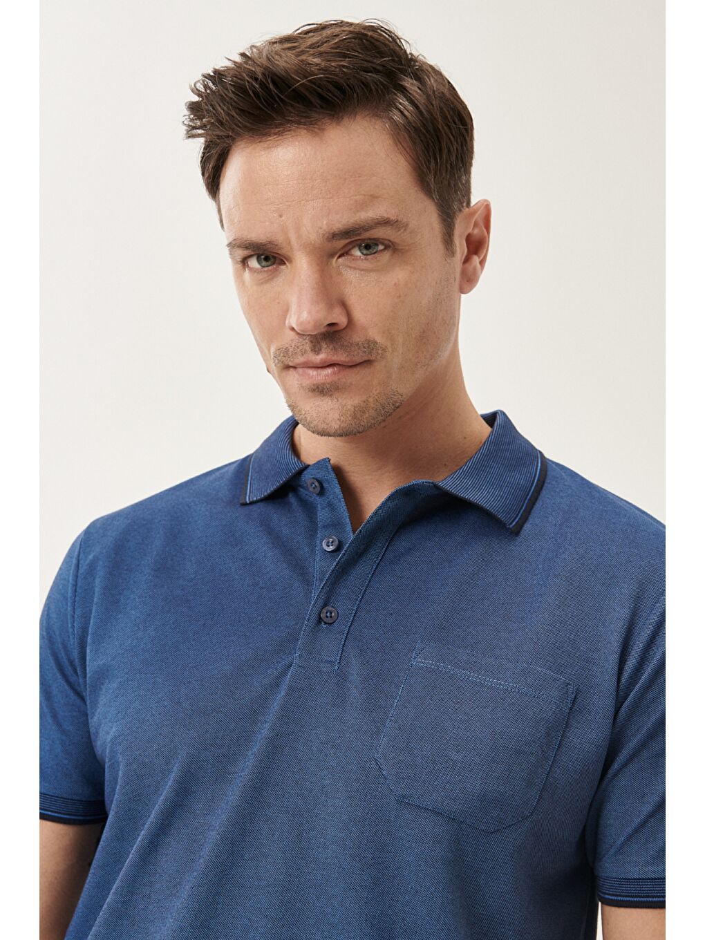 Erkek Lacivert-İndigo Pamuklu Comfort Fit Rahat Kesim Polo Yaka Cepli Tişört