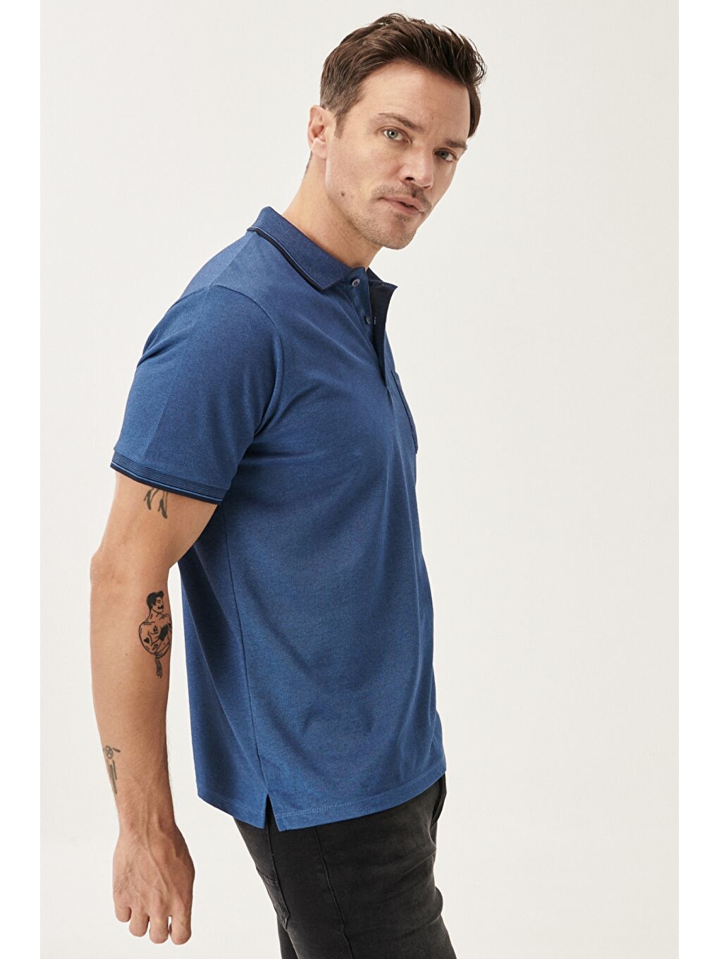 Erkek Lacivert-İndigo Pamuklu Comfort Fit Rahat Kesim Polo Yaka Cepli Tişört-2