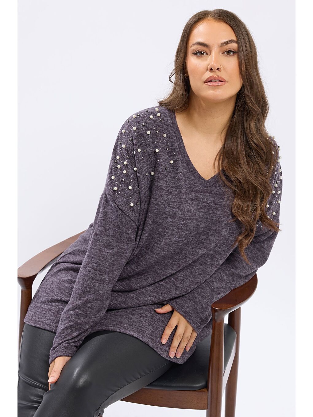 Mor Büyük Beden V Yaka Uzun Kollu Boncuklu Pelüş Sweatshirt 285054-1