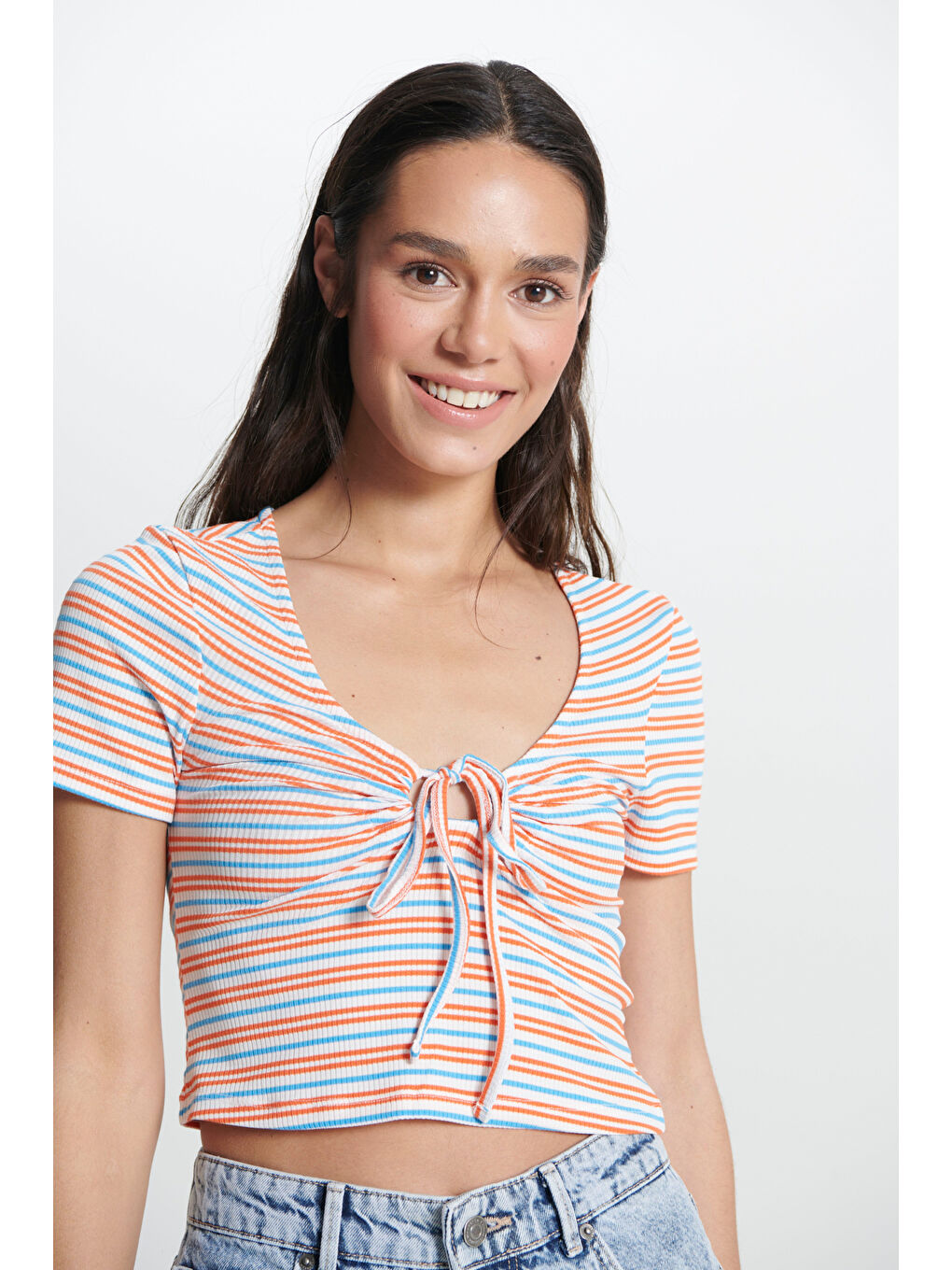 Karışık Regular Fit Normal Kesim V Yaka Çizgili Crop Bluz-1