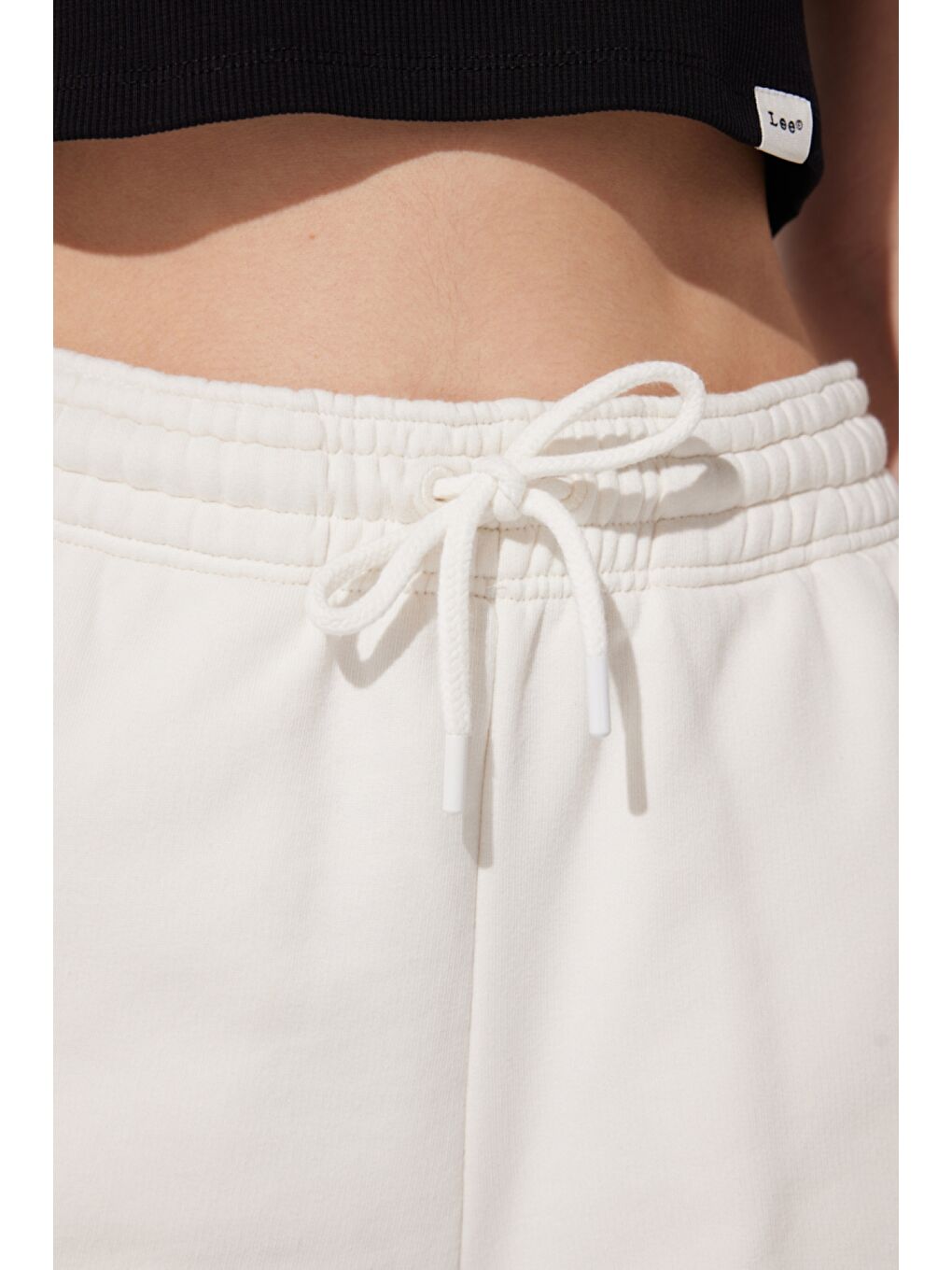 Regular Fit Normal Kesim %100 Pamuk Lastikli Bel Kırık Beyaz Sweat Şort-4