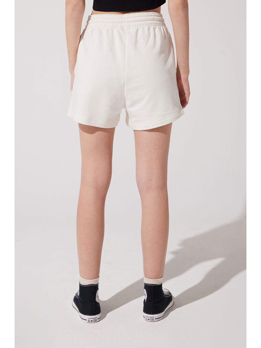 Regular Fit Normal Kesim %100 Pamuk Lastikli Bel Kırık Beyaz Sweat Şort-5
