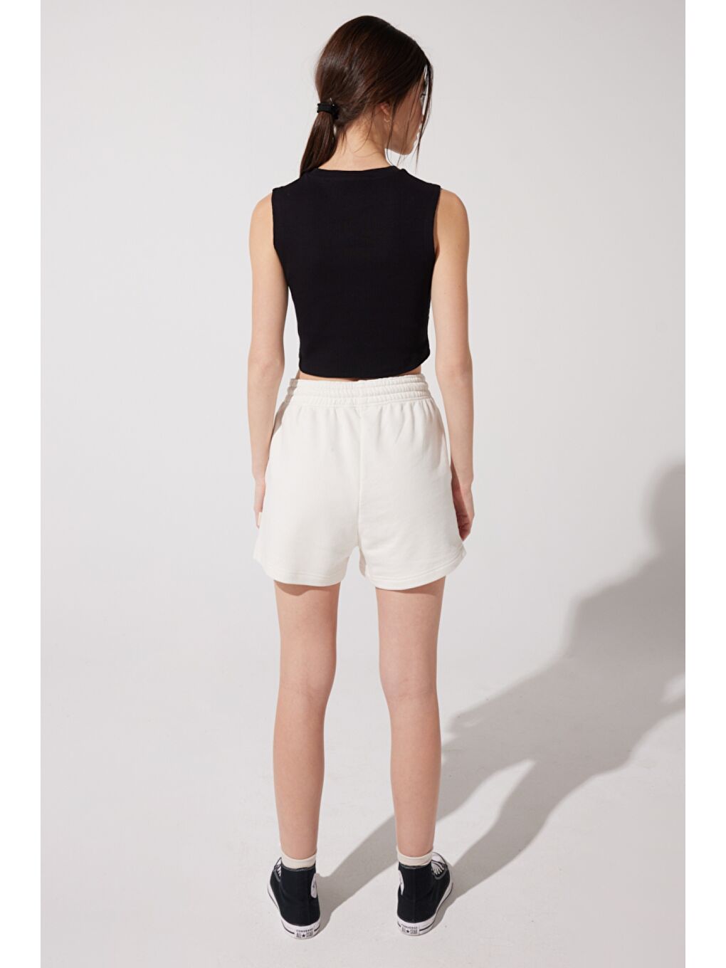 Regular Fit Normal Kesim %100 Pamuk Lastikli Bel Kırık Beyaz Sweat Şort-6
