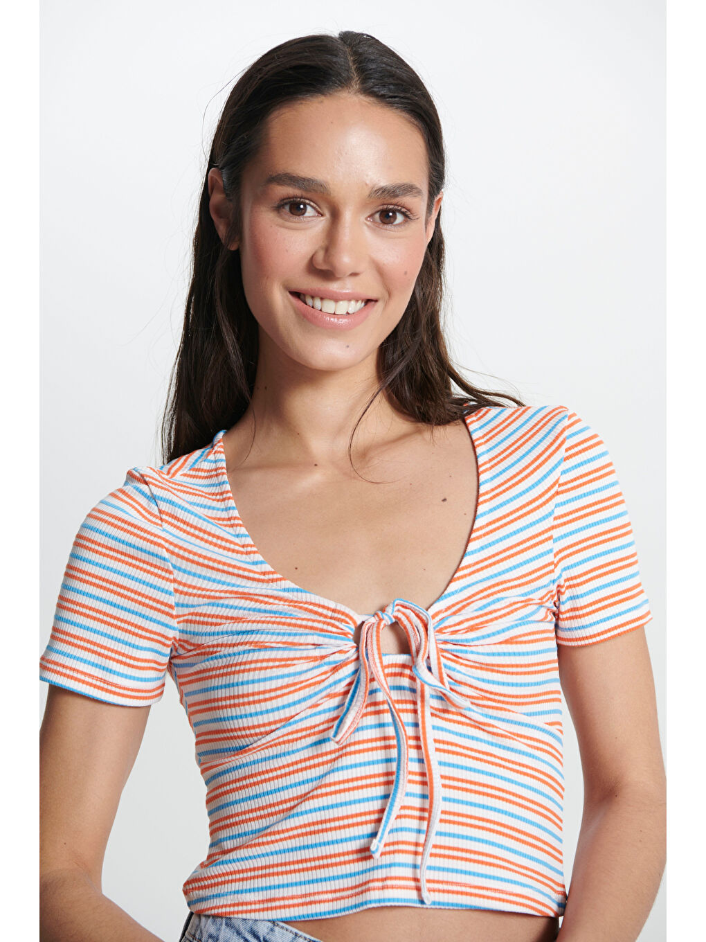 Karışık Regular Fit Normal Kesim V Yaka Çizgili Crop Bluz-3