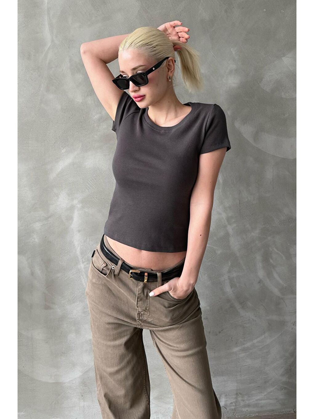 Gri Füme Geniş Yaka Fittili Basic Kadın T-Shirt Mg2293-2