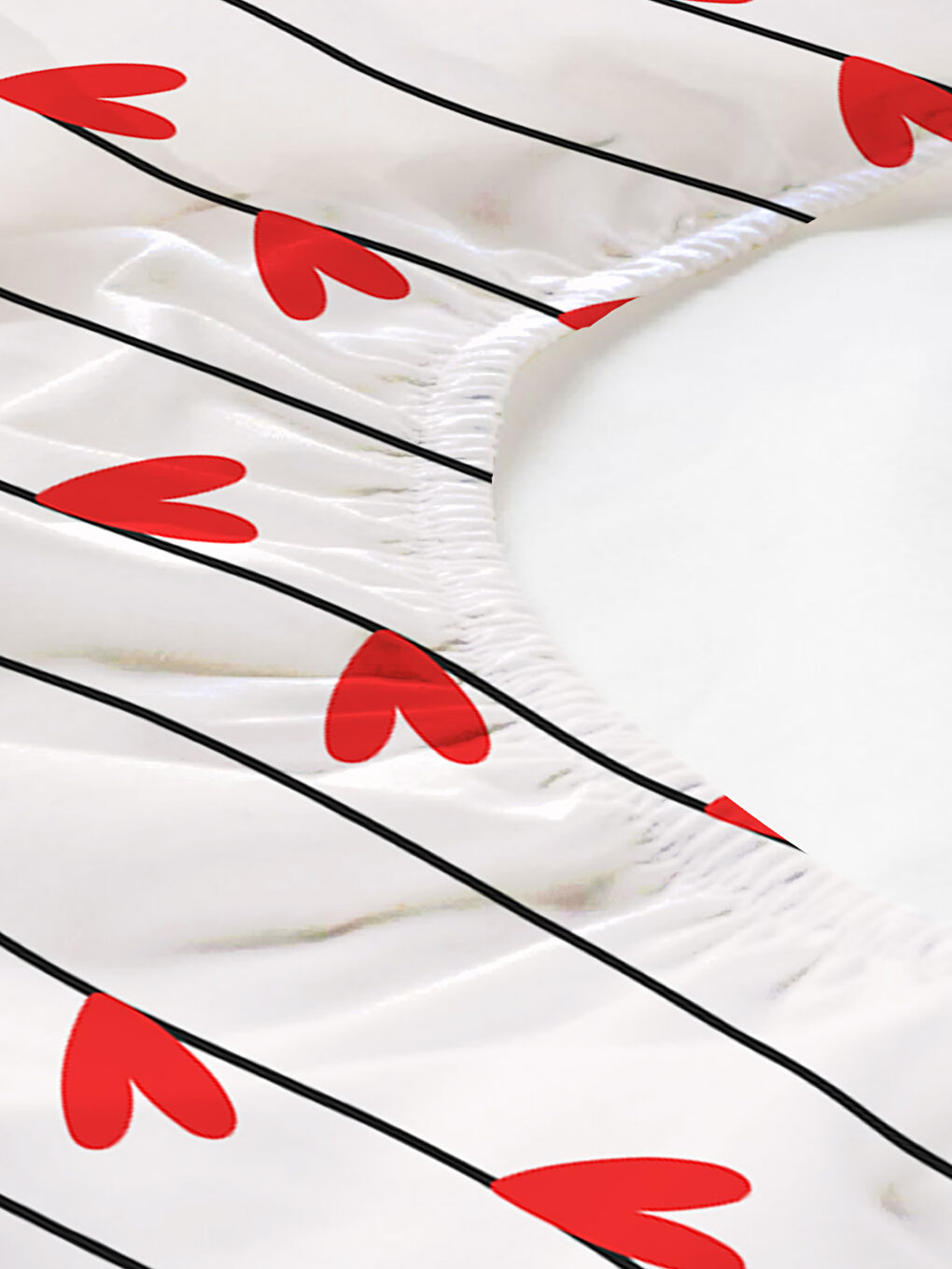 Karışık Kalp Desenli Baskılı 180x200 Çift Kişilik Lastikli Çarşaf Seti-1