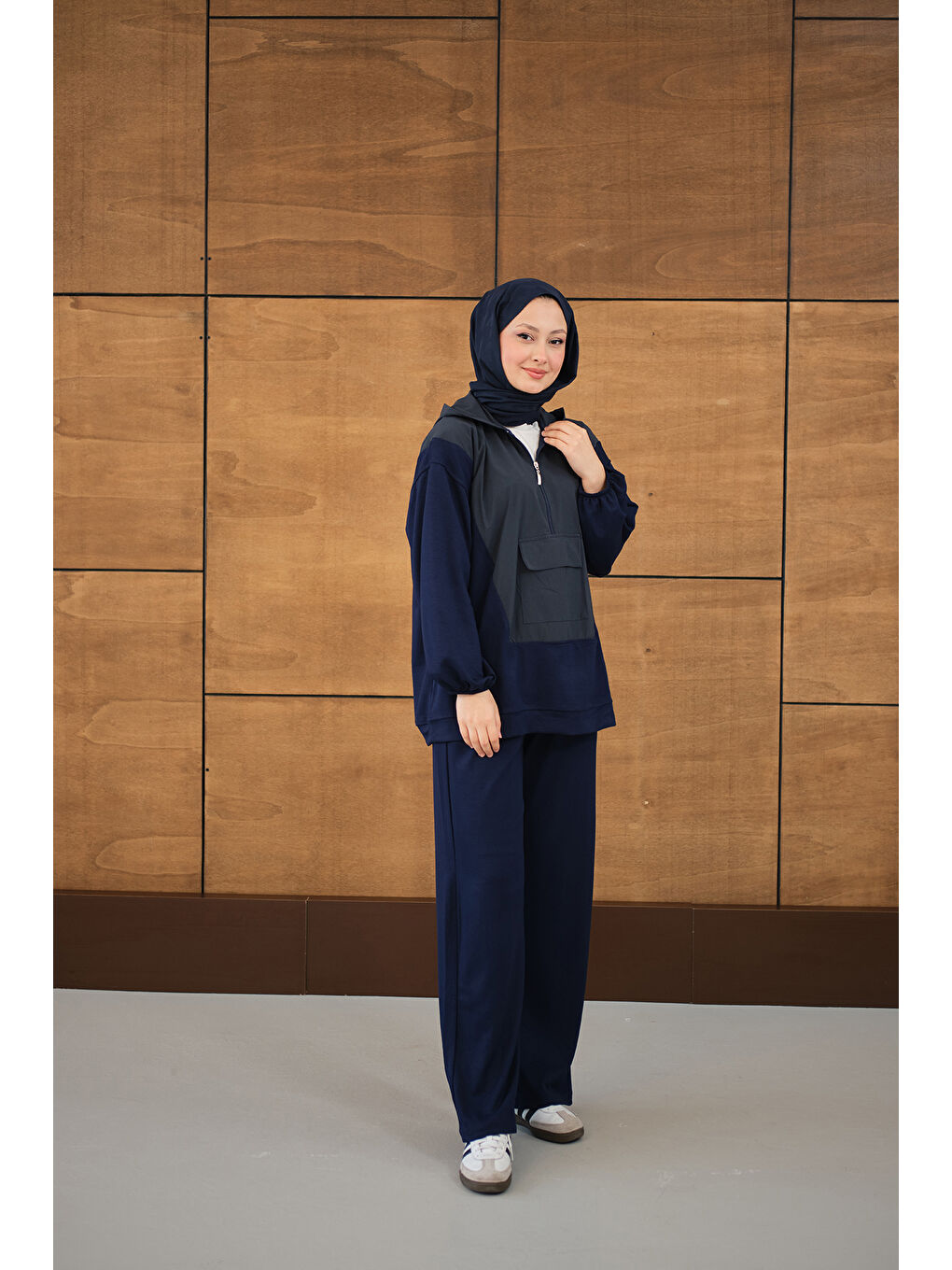 Kadın Yarım Fermuarlı Tek Cepli Pantolonlu Takım Lacivert-4