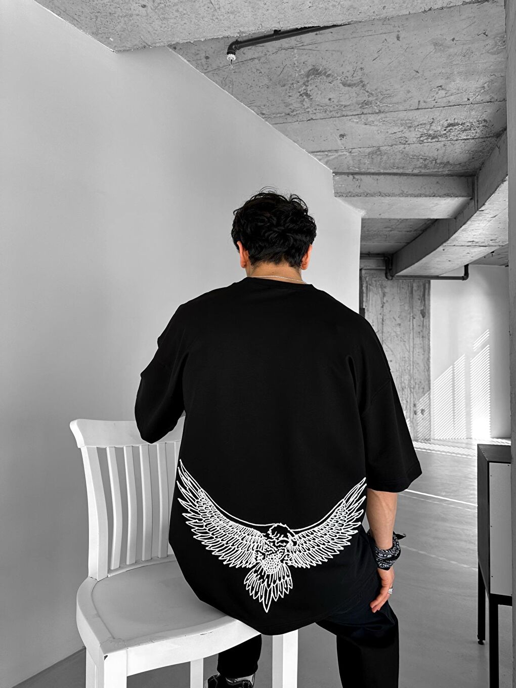 Erkek Oversize Yuvarlak Yaka Nakışlı Tişört Siyah-1