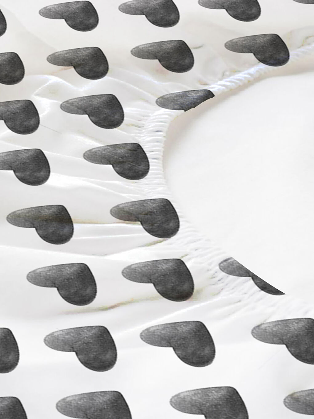 Karışık Kalp Desenli Baskılı 180x200 Çift Kişilik Lastikli Çarşaf Seti-1