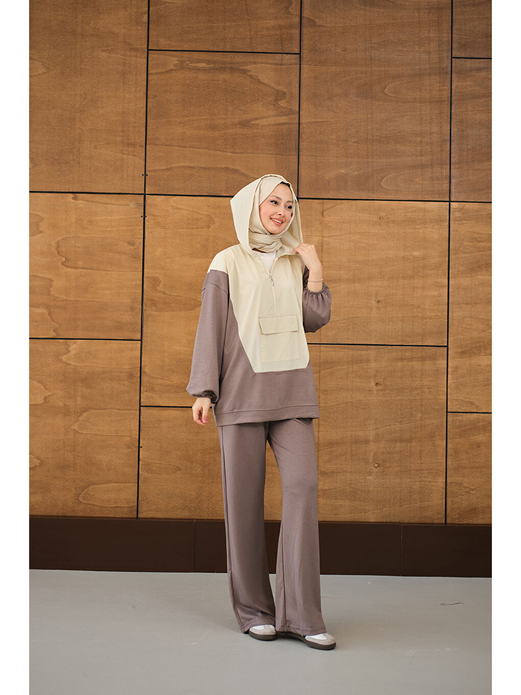 Ekru Kadın Yarım Fermuarlı Tek Cepli Pantolonlu Takım Krem