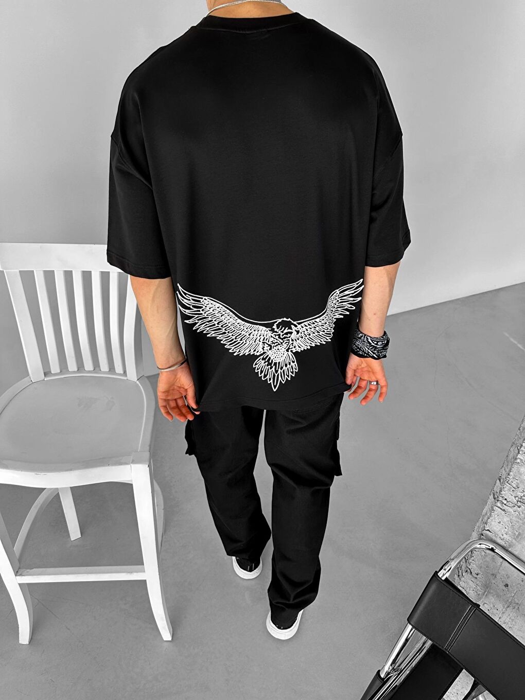 Erkek Oversize Yuvarlak Yaka Nakışlı Tişört Siyah-2