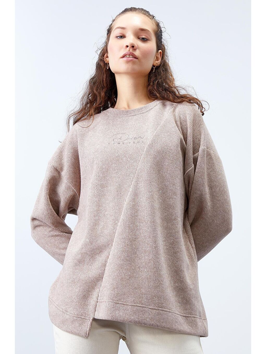 Kahverengi Toprak Asimetrik Kesim Bisiklet Yaka Selanik Kadın Oversize Sweatshirt - 97191