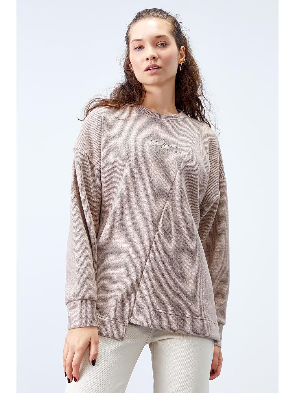 Kahverengi Toprak Asimetrik Kesim Bisiklet Yaka Selanik Kadın Oversize Sweatshirt - 97191-2