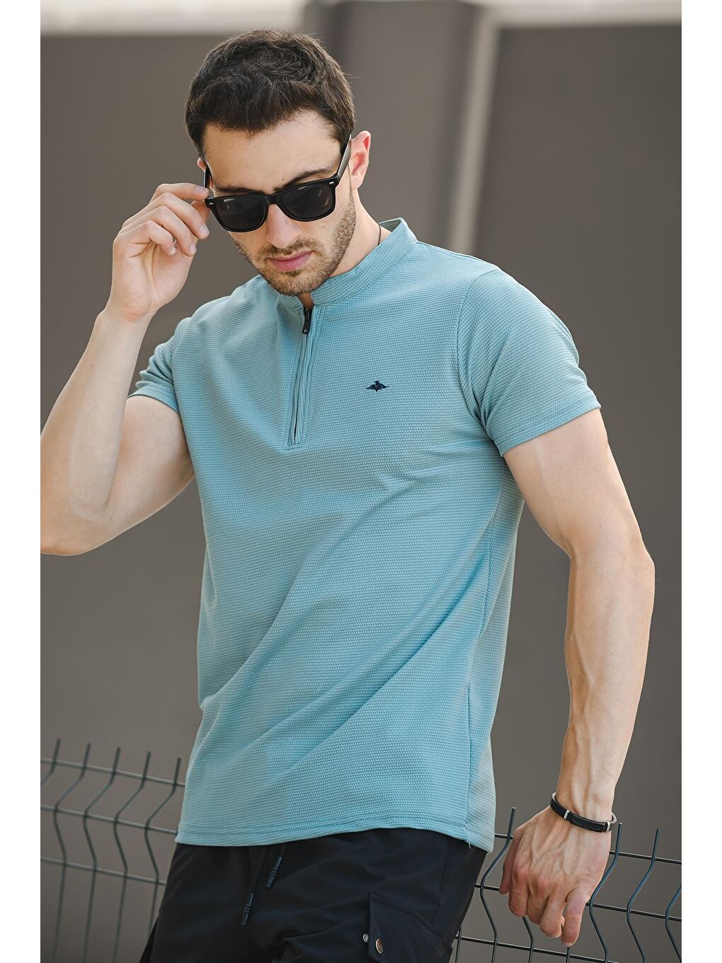 Yeşil Hakim Yaka Petek Kumaş Yarım Fermuarlı Erkek Tshirt