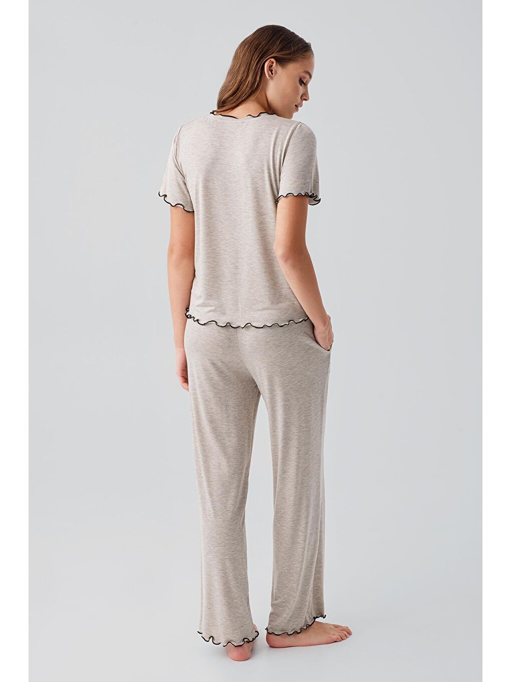Bej Kısa Kollu Fırfır Detaylı Rahat Esnek Viskoz Pijama Takım 19211-6