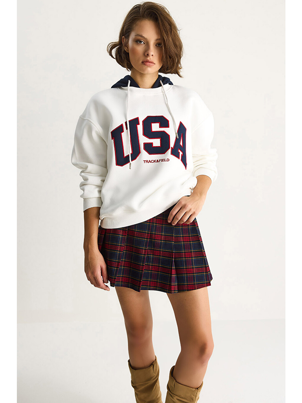 Beyaz Kadın USA İşlemeli Şardonlu Kapüşonlu Salaş Sweatshirt