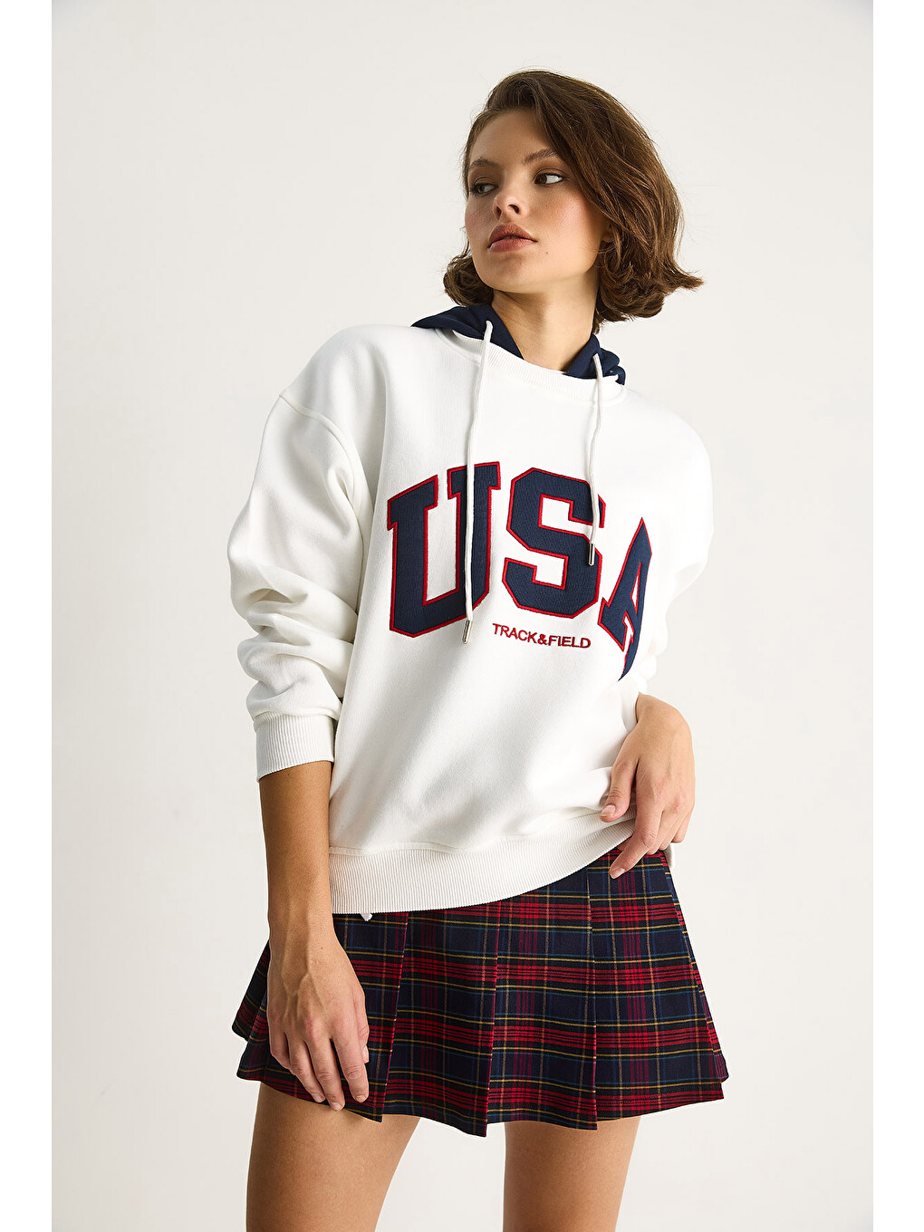 Beyaz Kadın USA İşlemeli Şardonlu Kapüşonlu Salaş Sweatshirt-2