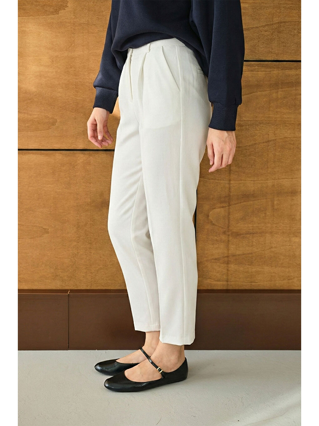 Kadın Pileli Düz Paça Pantolon Beyaz-1