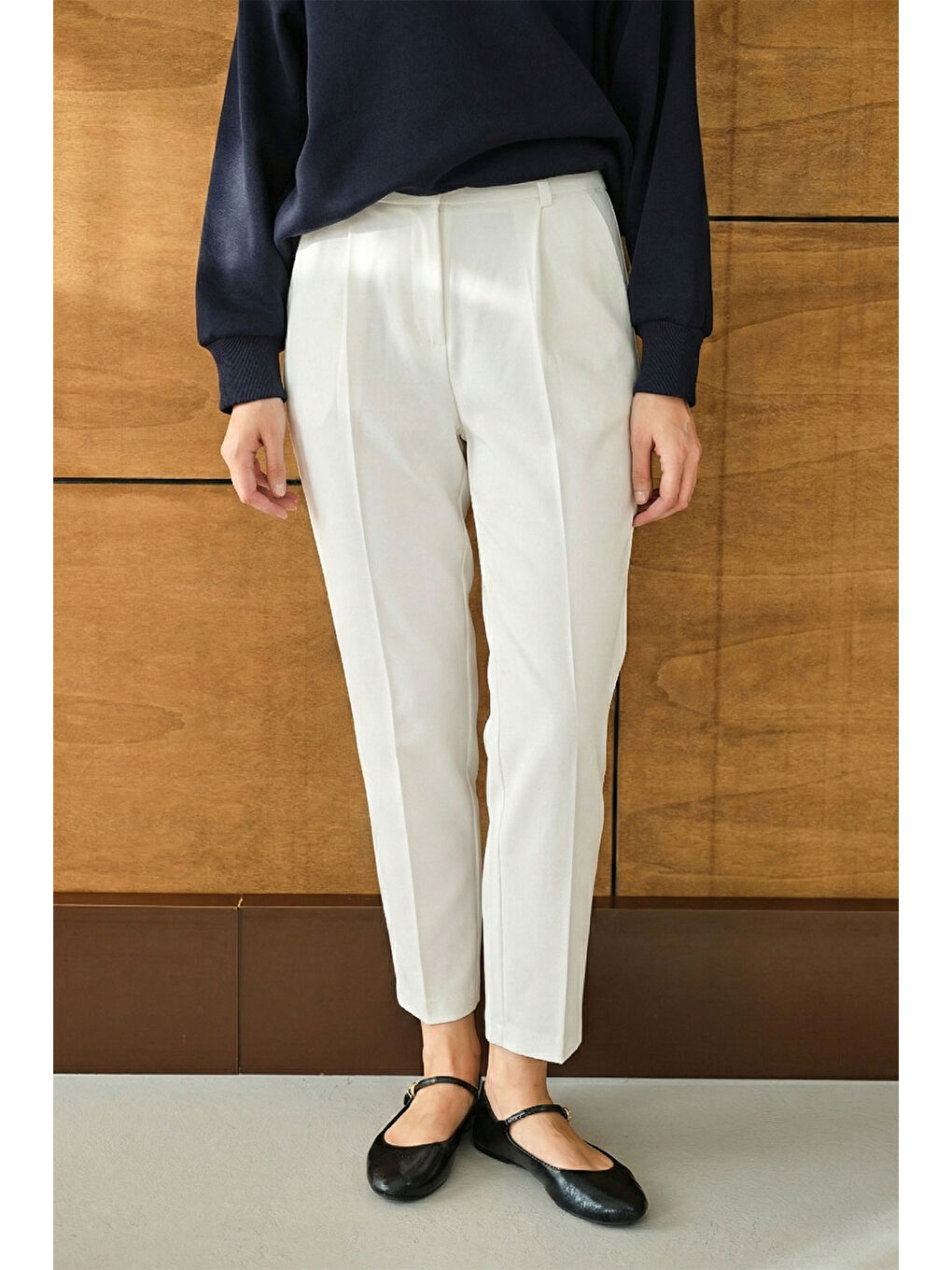 Kadın Pileli Düz Paça Pantolon Beyaz-2