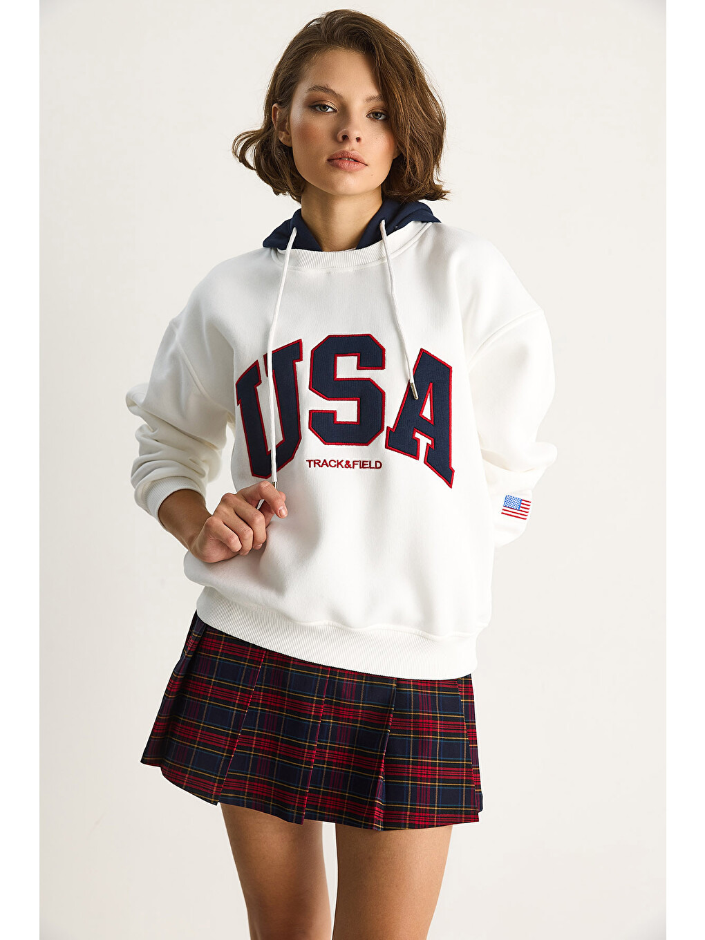 Beyaz Kadın USA İşlemeli Şardonlu Kapüşonlu Salaş Sweatshirt-4