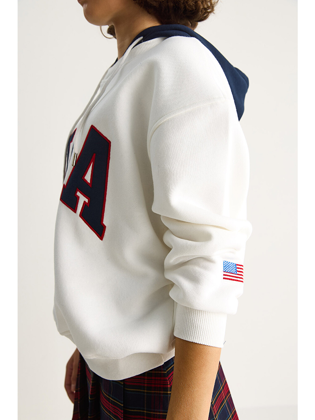 Beyaz Kadın USA İşlemeli Şardonlu Kapüşonlu Salaş Sweatshirt-5
