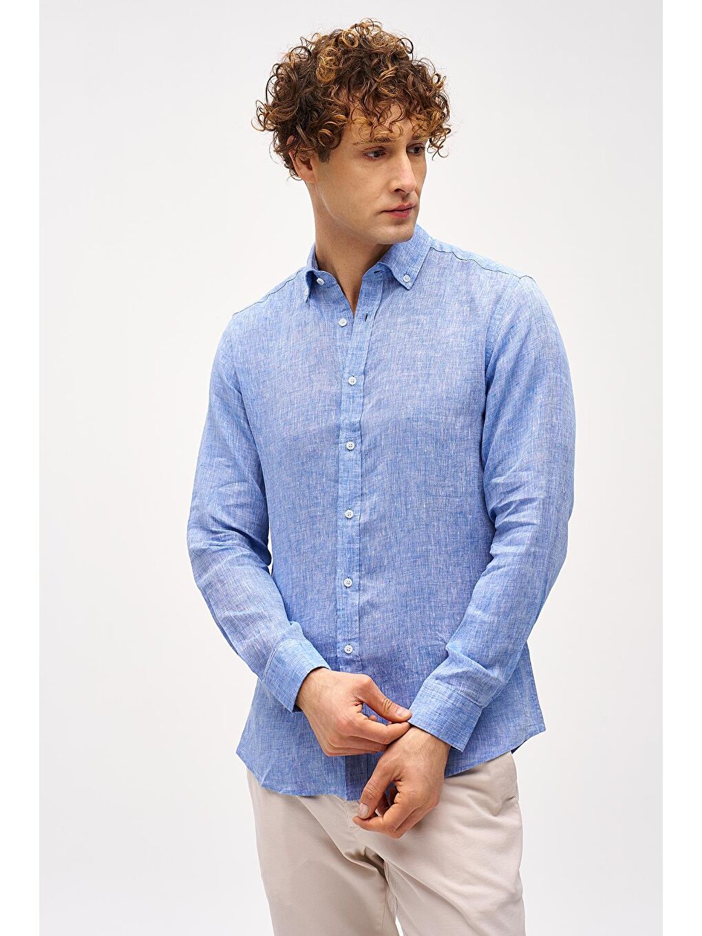 Koyu Mavi Dynamic Fit Düğmeli Yaka Düz Uzun Kollu Cepsiz %100 Keten Gömlek-1