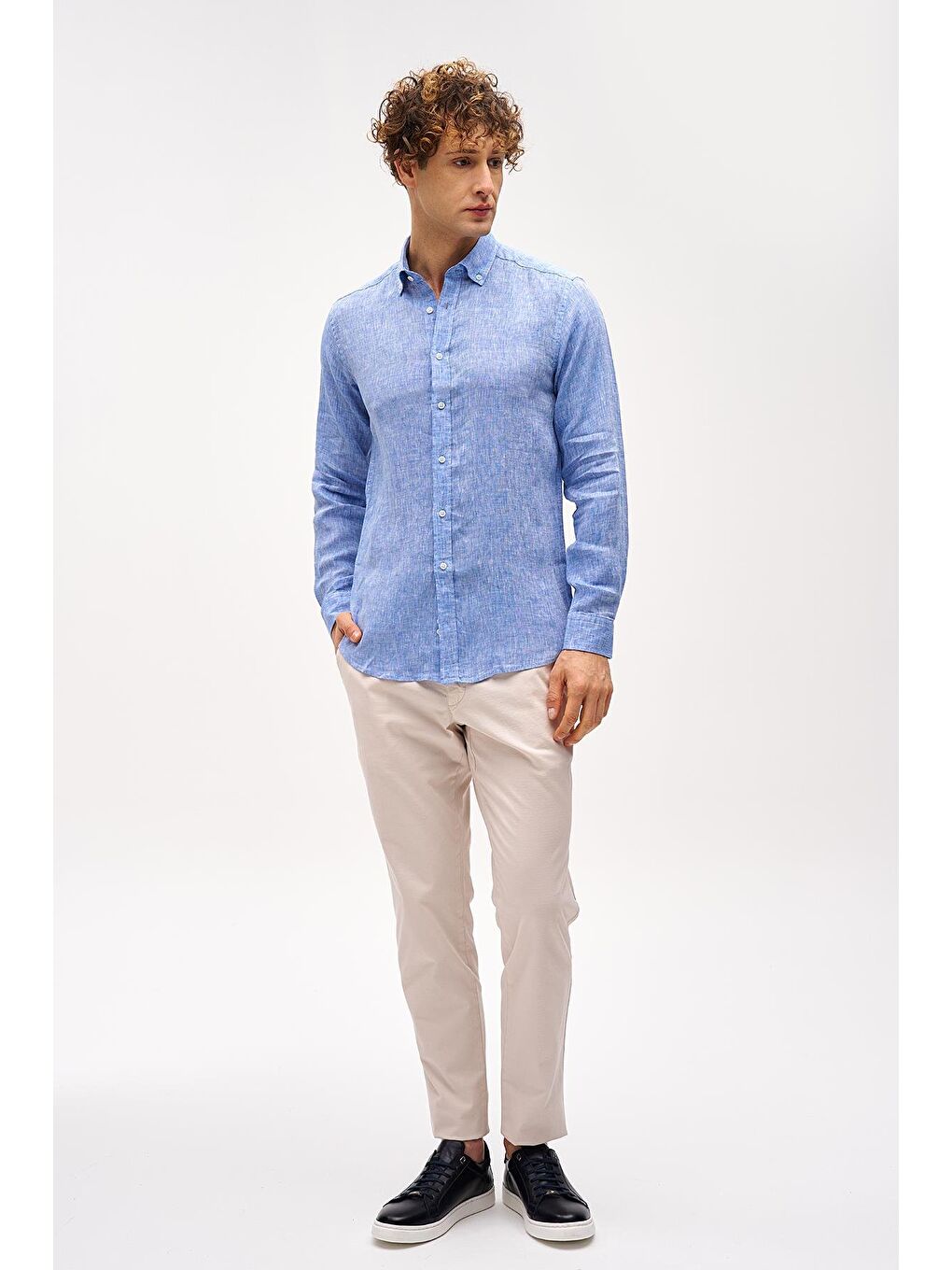 Koyu Mavi Dynamic Fit Düğmeli Yaka Düz Uzun Kollu Cepsiz %100 Keten Gömlek-5