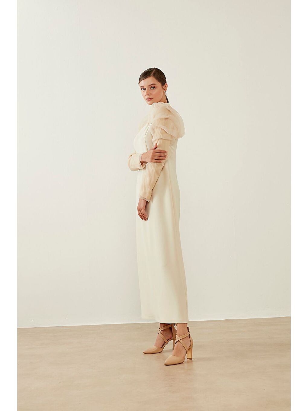 Organze Fırfırlı Ekru Elbise-1