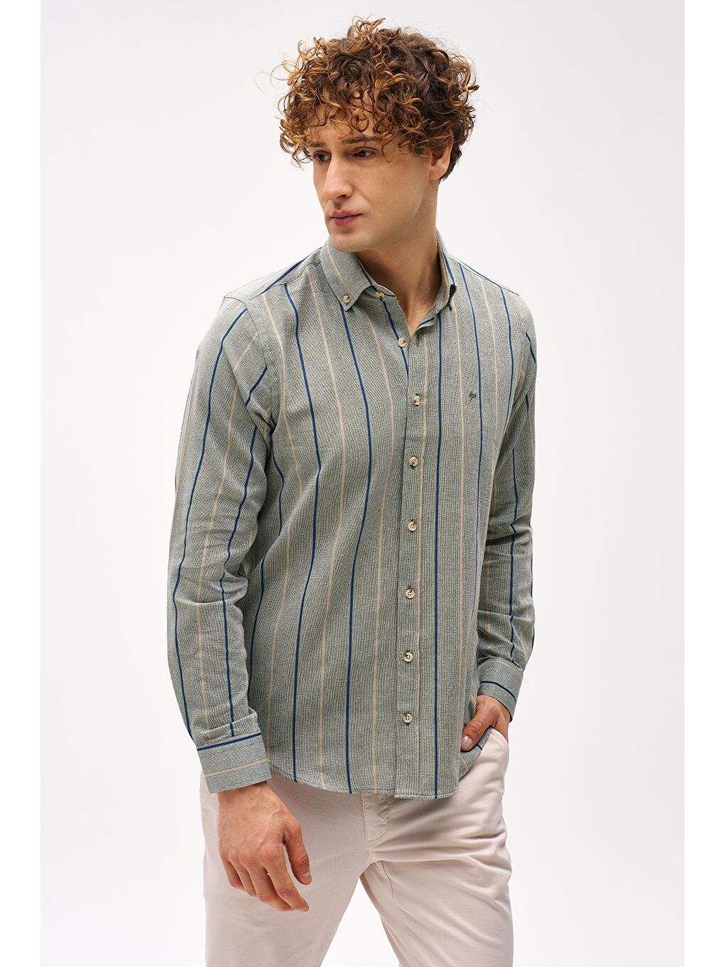 Erkek Haki Dynamic Fit Düğmeli Yaka Gömlek-1