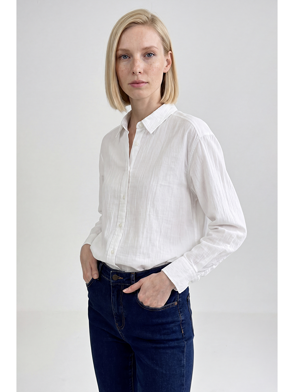 Beyaz %100 Pamuk Relaxed Fit Rahat Kesim Müslin Gömlek