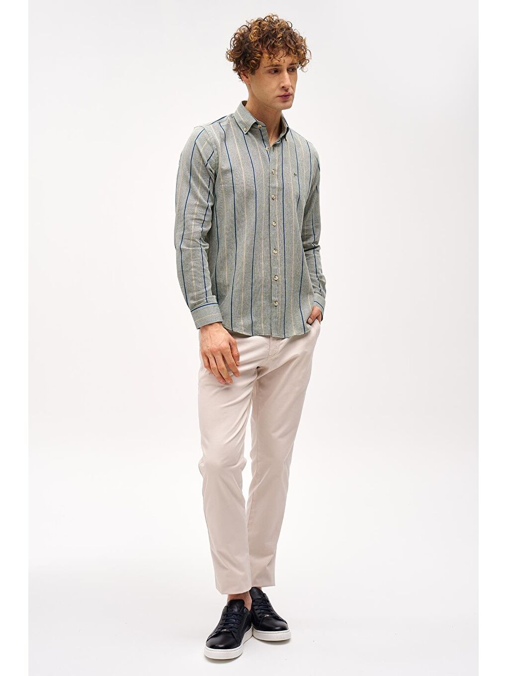 Erkek Haki Dynamic Fit Düğmeli Yaka Gömlek-3