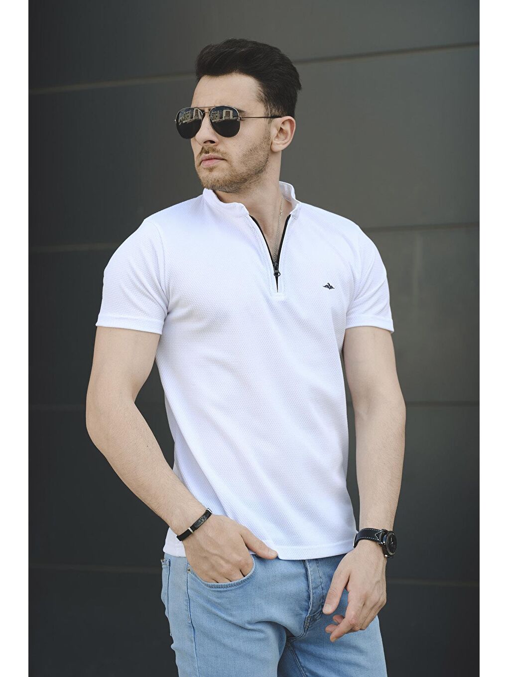 Beyaz Hakim Yaka Petek Kumaş Yarım Fermuarlı Erkek Tişört-1