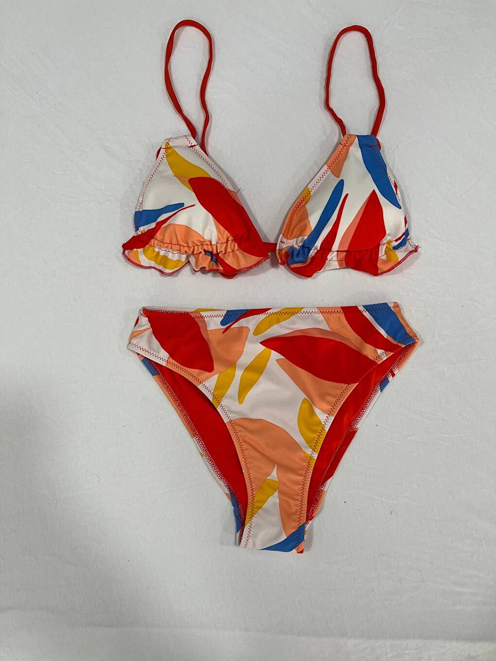 Siyah Kadın Çok Renkli Tropikal Desenli Astarlı Üçgen Bikini Takım HZL25S-AR1616-1