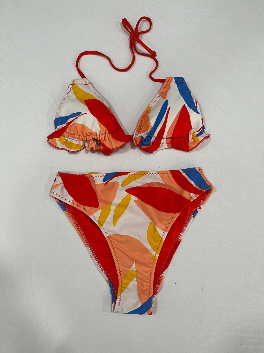 Siyah Kadın Çok Renkli Tropikal Desenli Astarlı Üçgen Bikini Takım HZL25S-AR1616-2