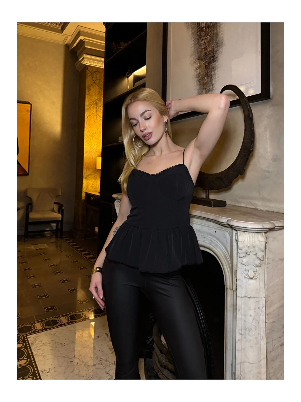 Kadın Siyah Volanlı Arkadan Fermuarlı Dokuma Bluz HZL25S-ZK11231-3