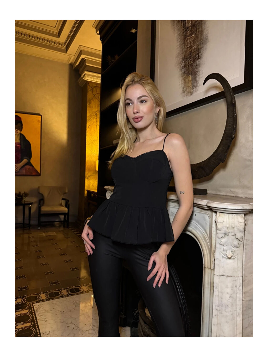 Kadın Siyah Volanlı Arkadan Fermuarlı Dokuma Bluz HZL25S-ZK11231-4