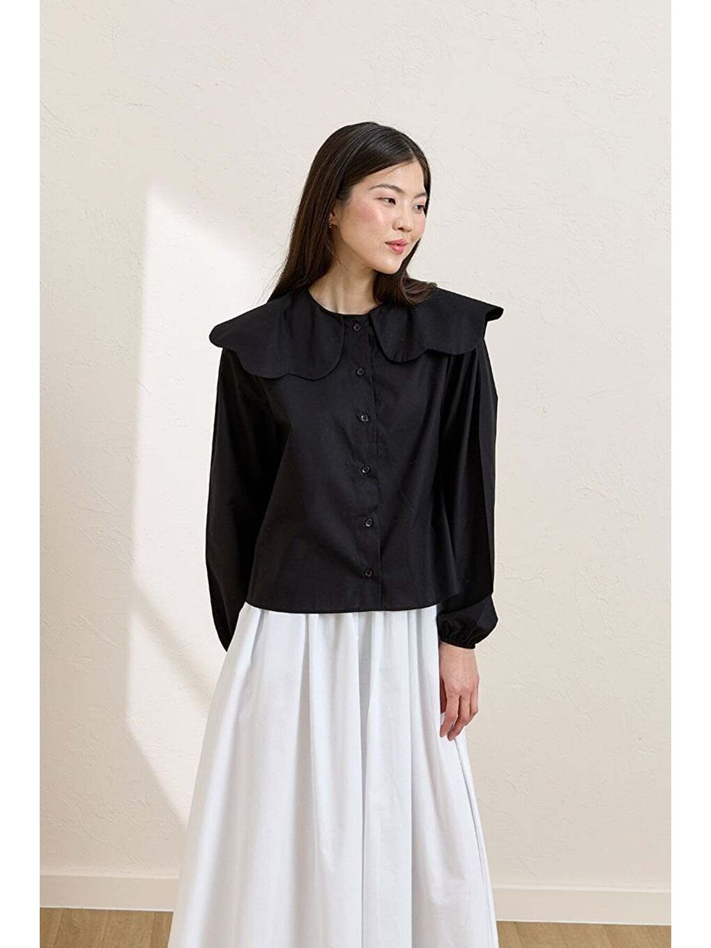 Siyah Papatya Yaka Crop Gömlek-1