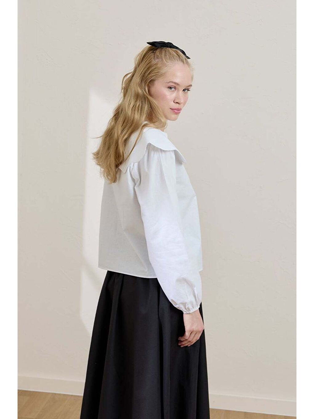 Beyaz Papatya Yaka Crop Gömlek-1