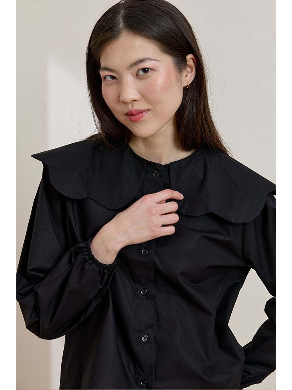 Siyah Papatya Yaka Crop Gömlek-3