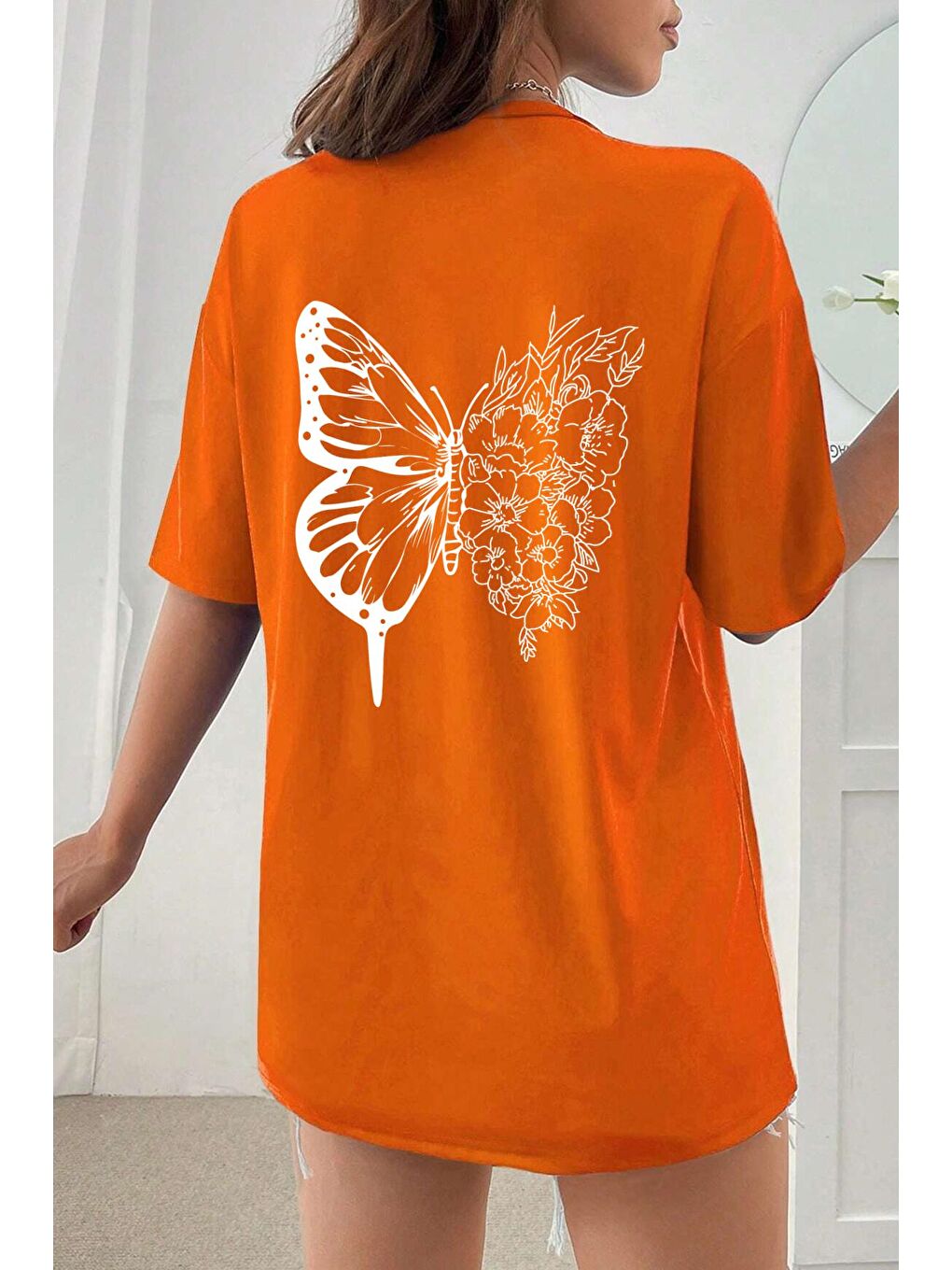 uyguntarz Turuncu Unisex Drawing Butterflies Tasarım T-shirt