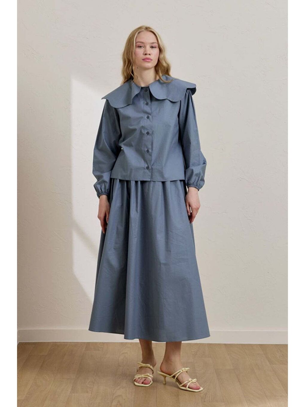 İndigo Papatya Yaka Crop Gömlek-1