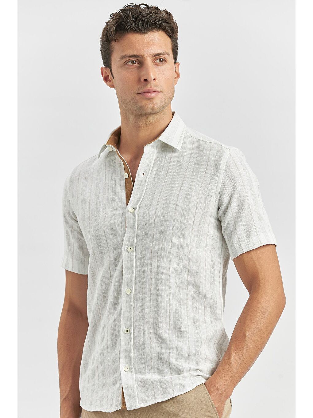 Bej Kısa Kollu Çizgili Armürlü Pamuklu Casual Slim Fit Dar Kesim Gömlek 1004240245-1