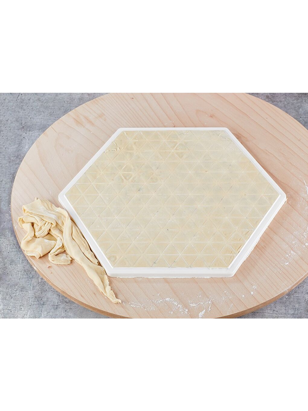 Vip Ahmet VP-089 Pratik Üçgen Mantı Kalıbı Xl 40cm Mantımatik Hamur Kesme Aparatı-2