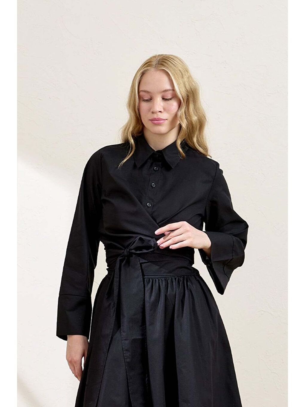 Siyah Bağlamalı Gömlek-2